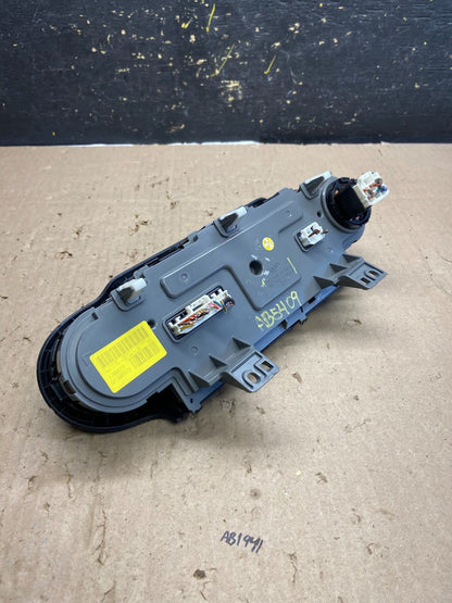 2016 to 2018 Kia Sorento Temperature AC Climate Control 97250-C5XXX ab5409 DG4