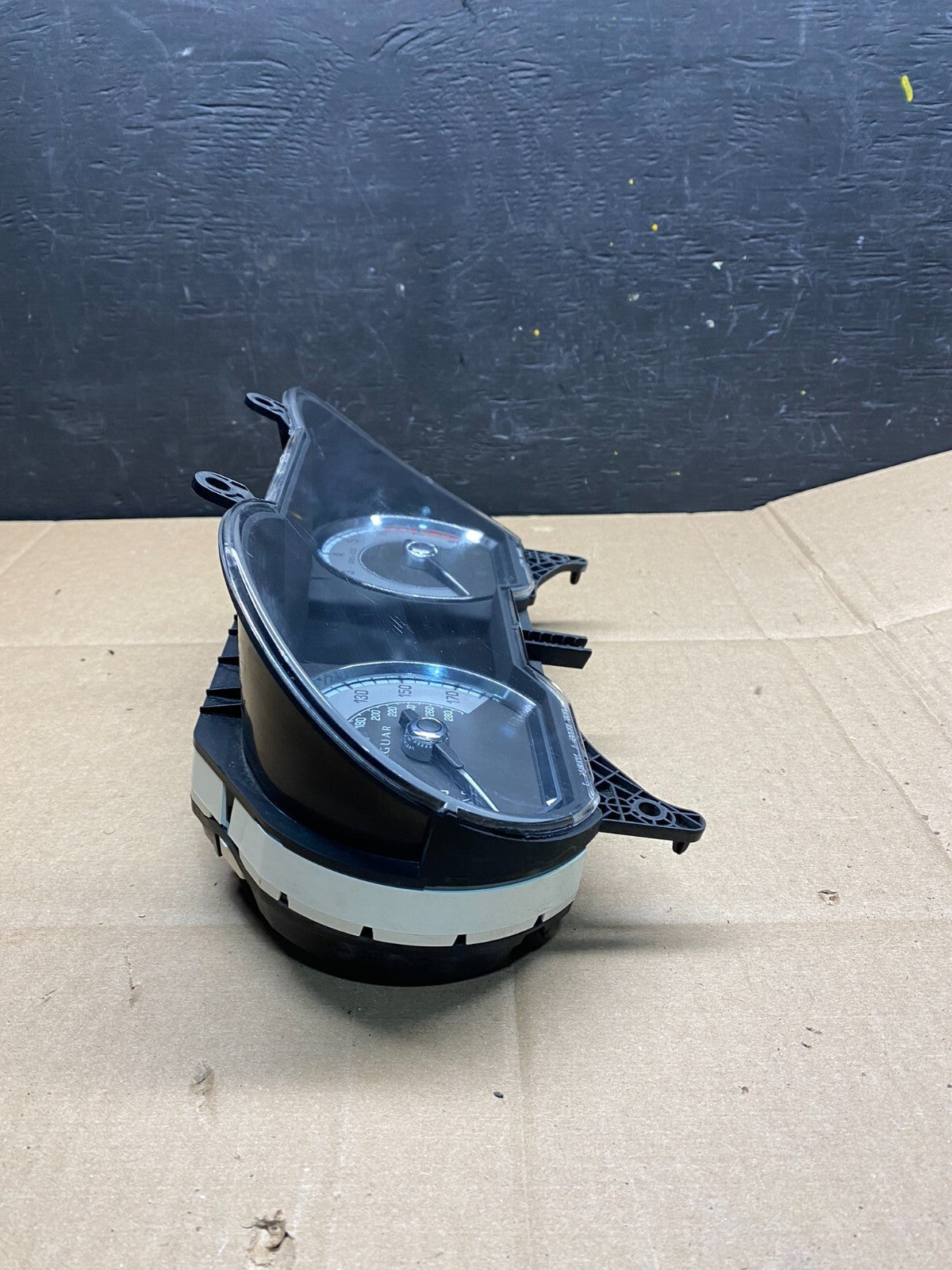 2010 2011 2012 Jaguar XF Instrument Cluster Gauge Speedometer I4863 DG11