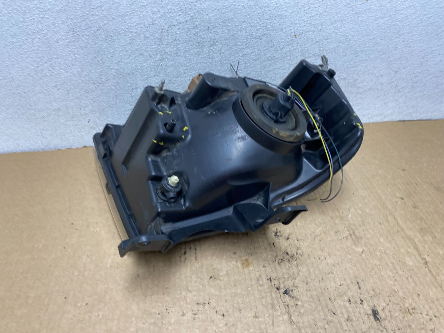 2007 - 2014 Ford Expedition Left Driver LH Side Headlight Halogen AG2409 DW10