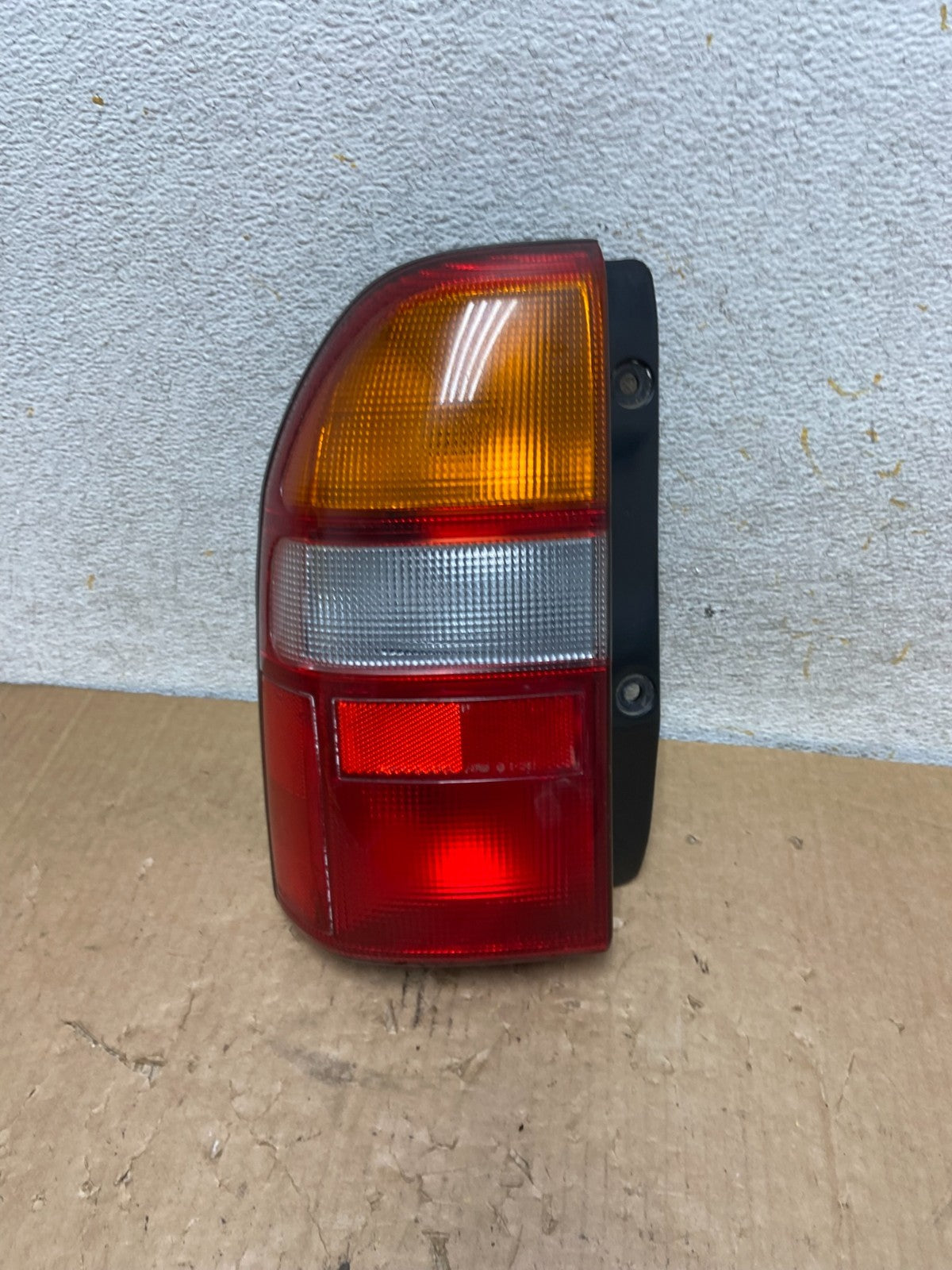 1999 to 2003 Suzuki XL-7 Vitara Left Driver LH Side Tail Light AI9047 LK0
