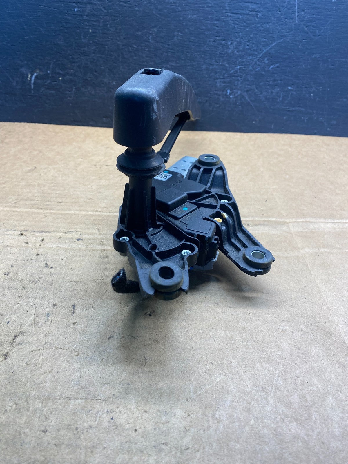 2020 to 2023 Ford Explorer Rear Windshield Wiper Motor ad7408 DG4