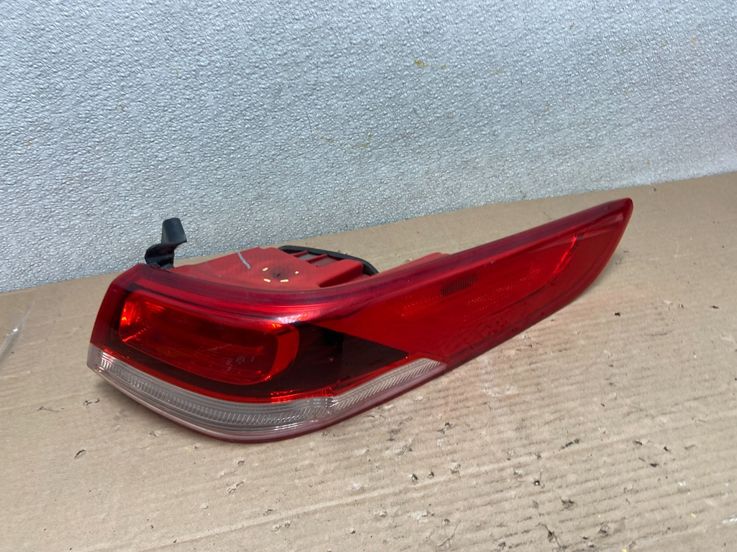 2016 to 2020 Kia Optima Right Passenger RH Side Tail Light AA9364 LK0