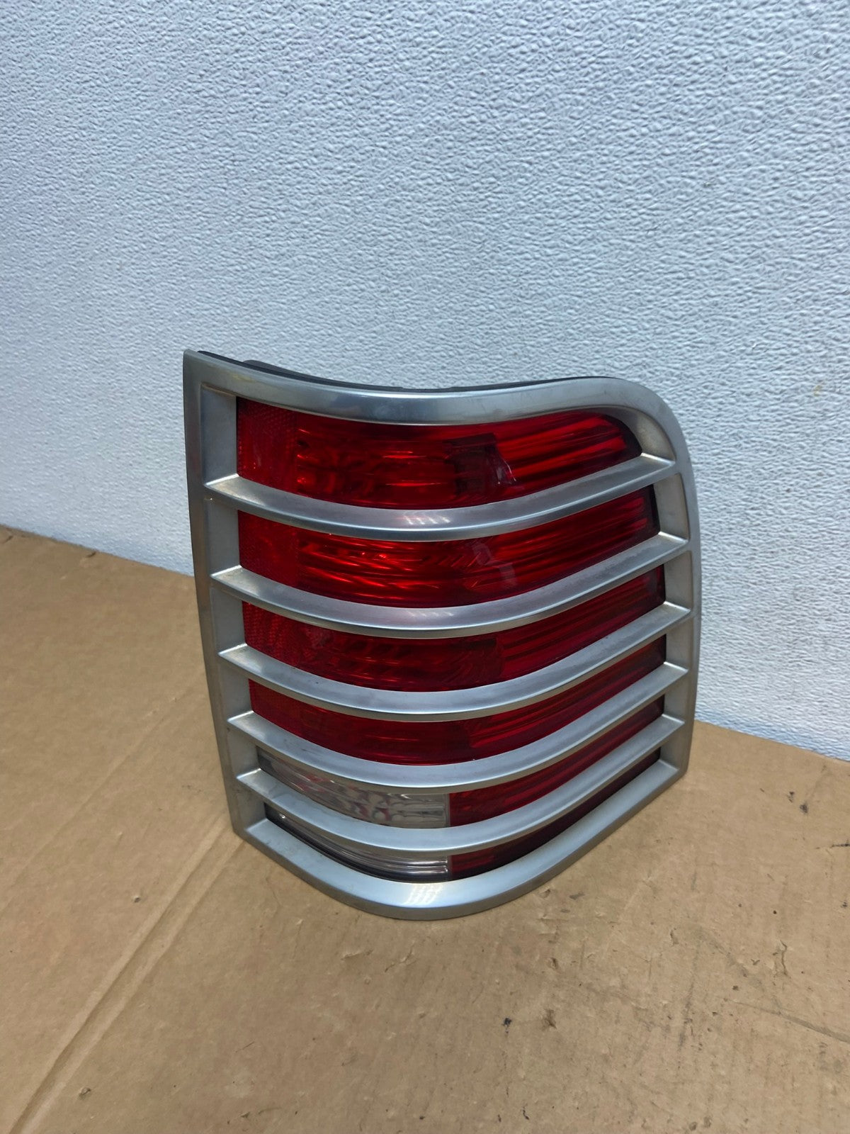 2002 2003 2004 2005 Mercury Mountaineer Right Passenger Tail Light AD2780 LK0
