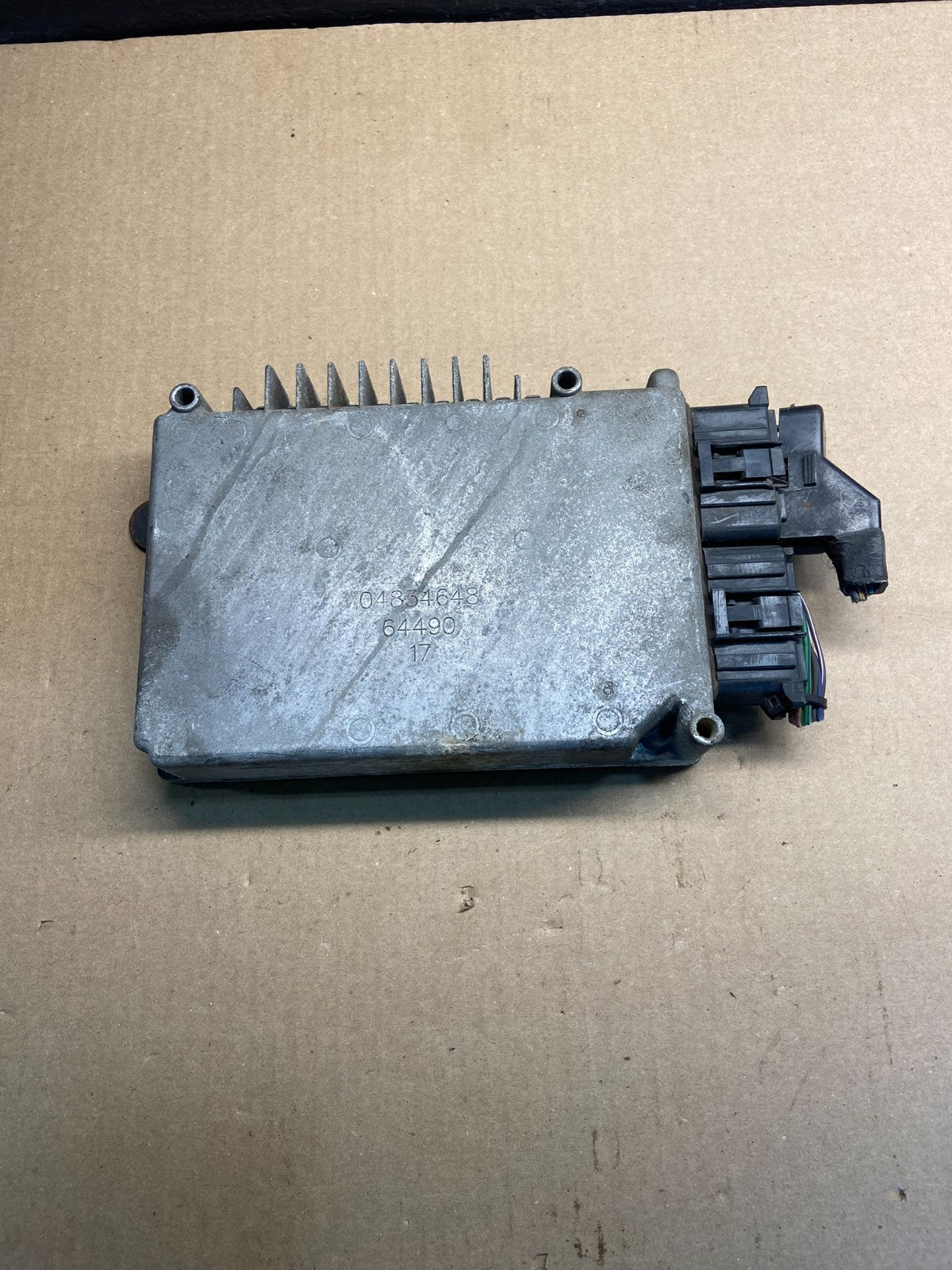 1998 Chrysler  Caravan  3.3 Engine Control Unit ECU Module P04727232AC ac0589 DG0