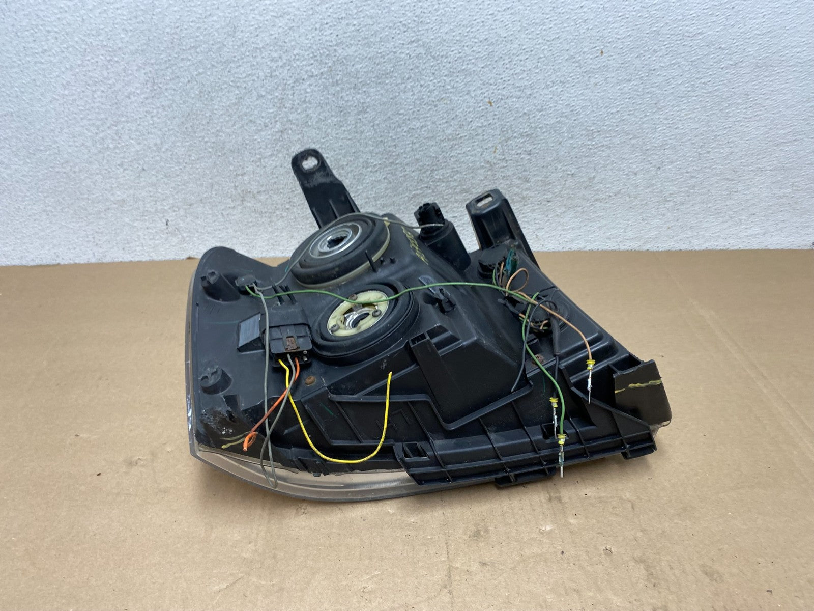 2007 - 2014 GMC Sierra Left Driver LH Side Halogen Headlight AG4556 DW8