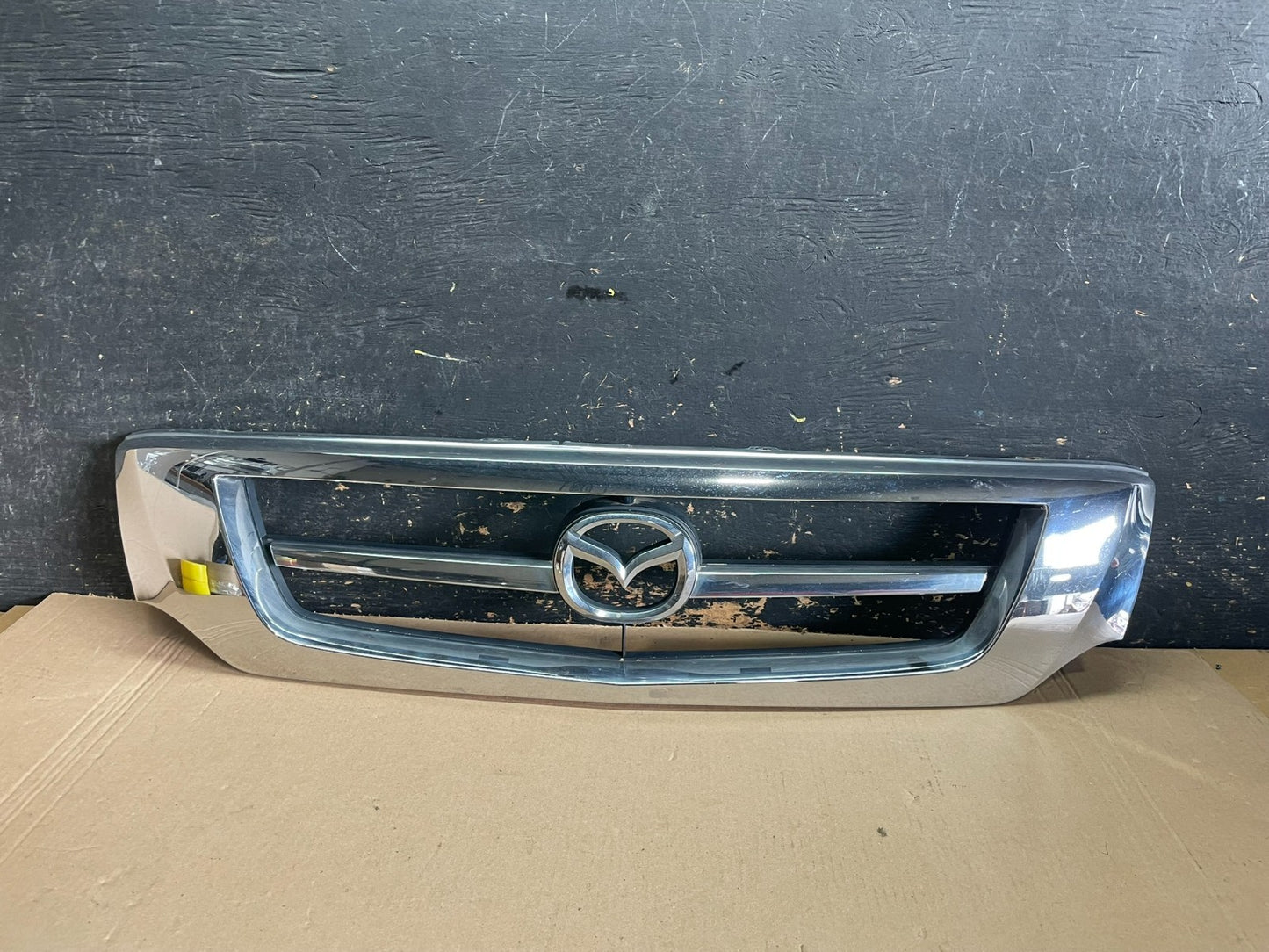 2001 to 2008 Mazda B2300 B4000 Front Upper Grill Grille OEM Z8576  DG0