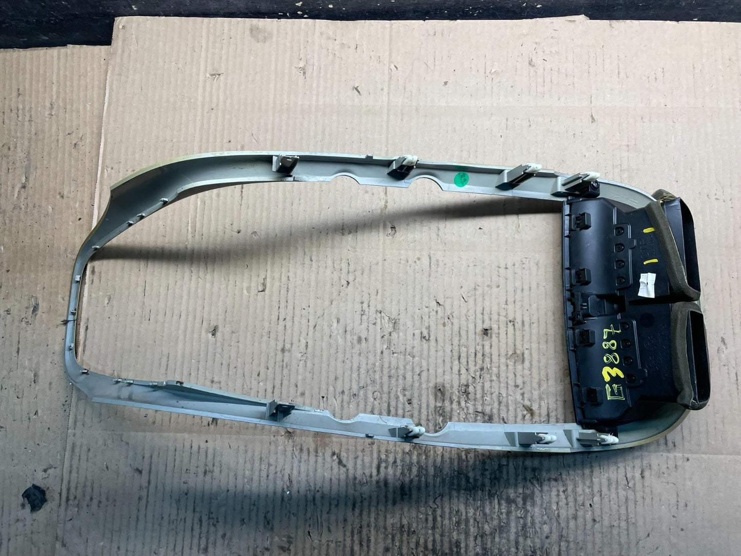 2013-2015 Chevrolet Malibu Center Dash Radio Switch Air Vent Trim Bezel X8670 DG2