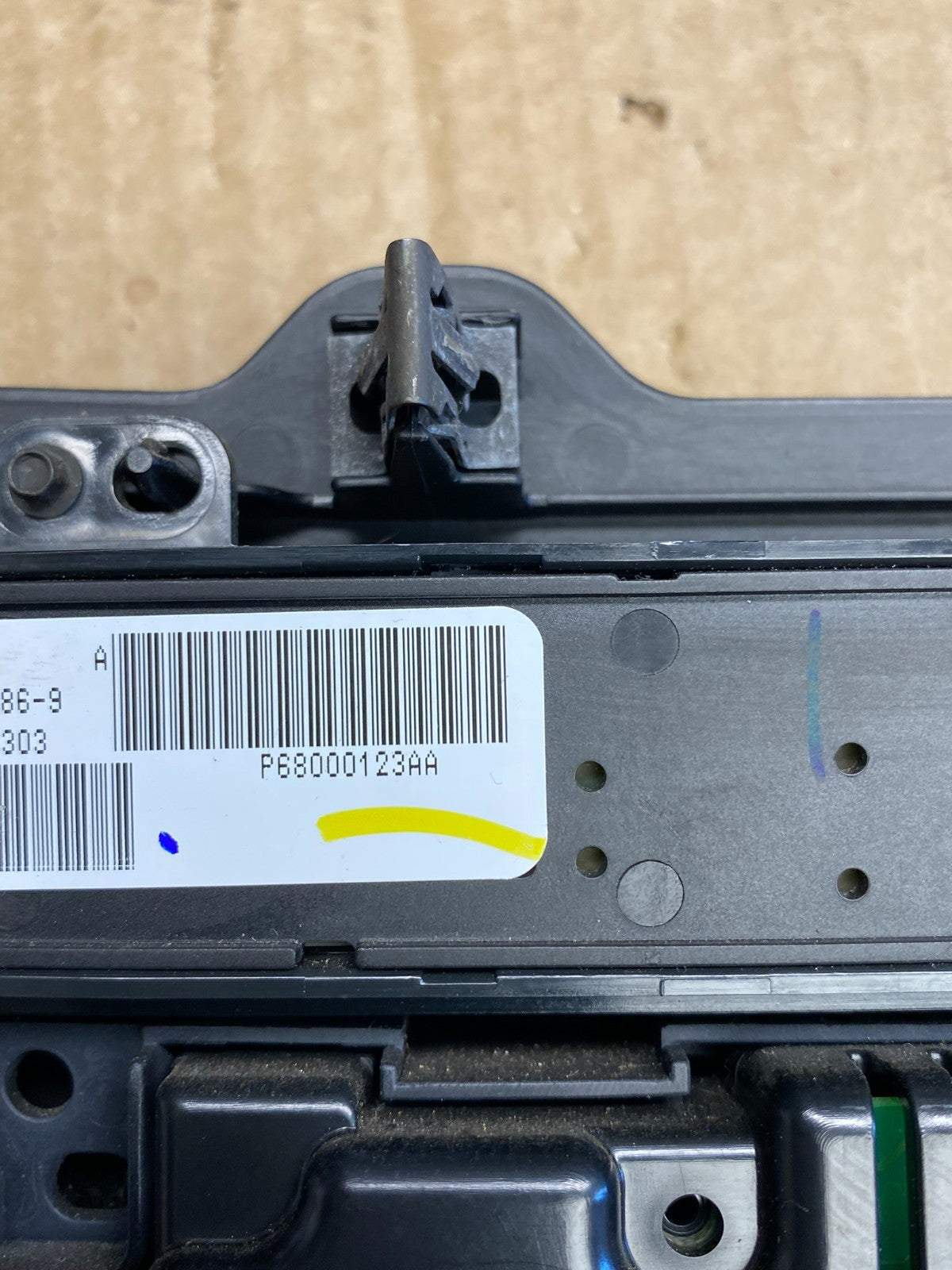 2005 to 2007 Jeep Commander Grand Cherokee A/C Climate Control Bezel ac9406 DG5