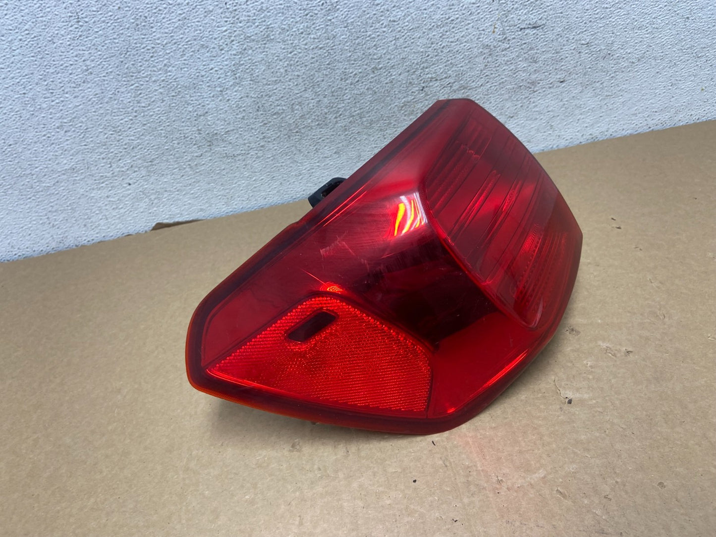 2016 to 2018 Kia Sedona Left Driver Side Tail Light AF7309 DW2