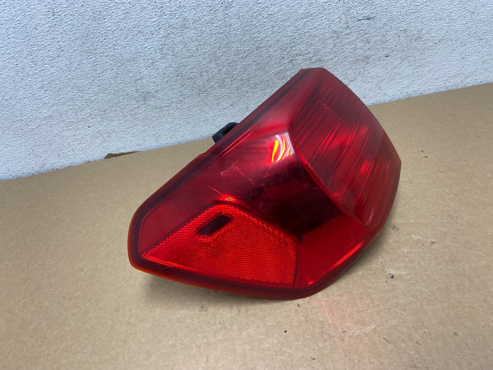 2016 to 2018 Kia Sedona Left Driver Side Tail Light AF7309 DW2