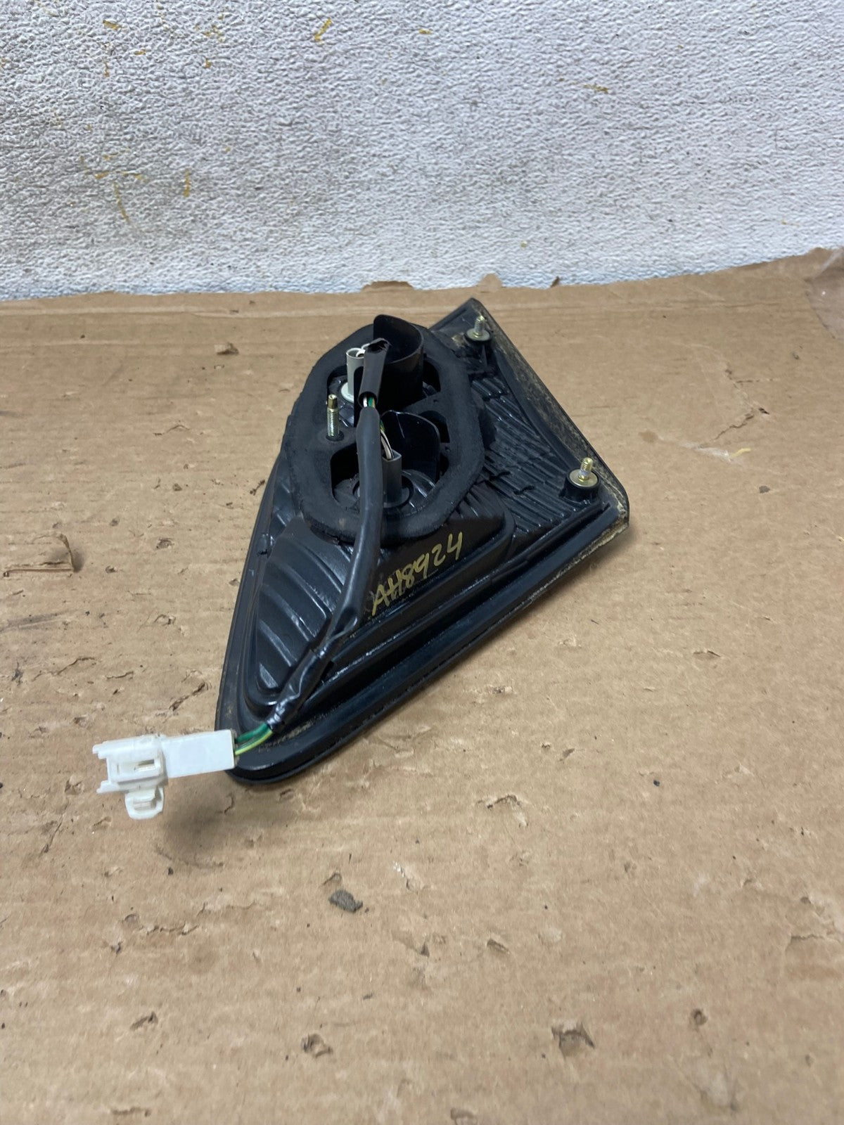 2002 2003 2004 Lexus ES300 ES330 Left Driver Lh Inner Tail Light AH8924 LK6