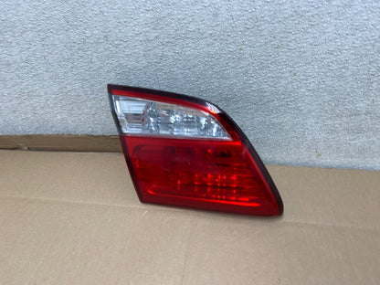 2000-2001 Infiniti i30 Left Driver Lh Side Tail Light Inner U6531 DW1