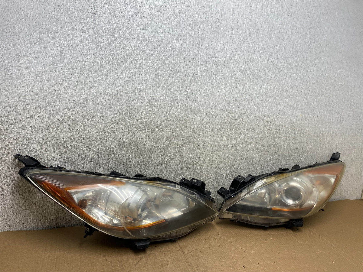 2010-2013 Mazda 3 Halogen Left+Right Side Headlights V3064 DW2