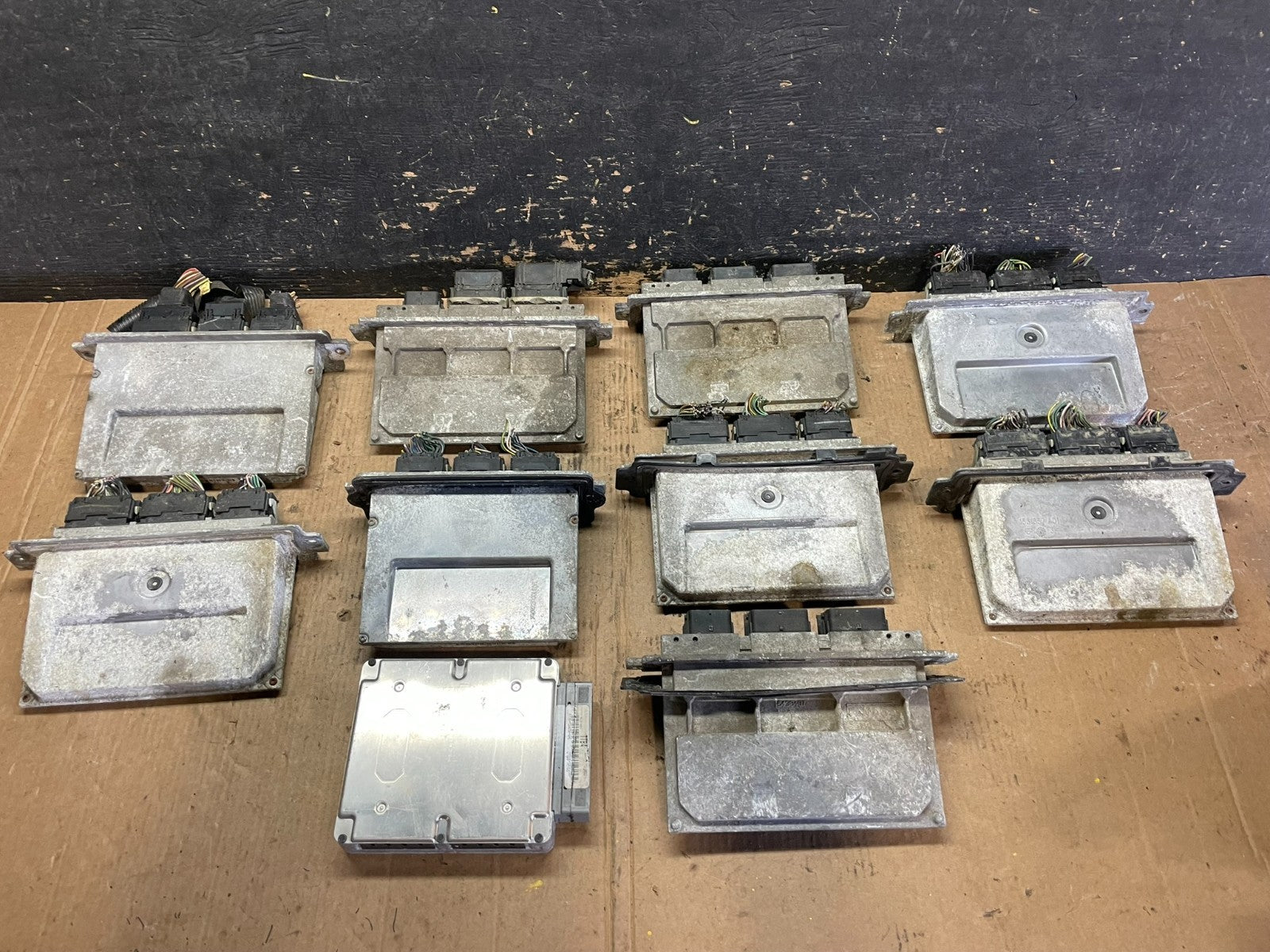 Mix of 10 Ford ECM Engine Computer Module Z81481
