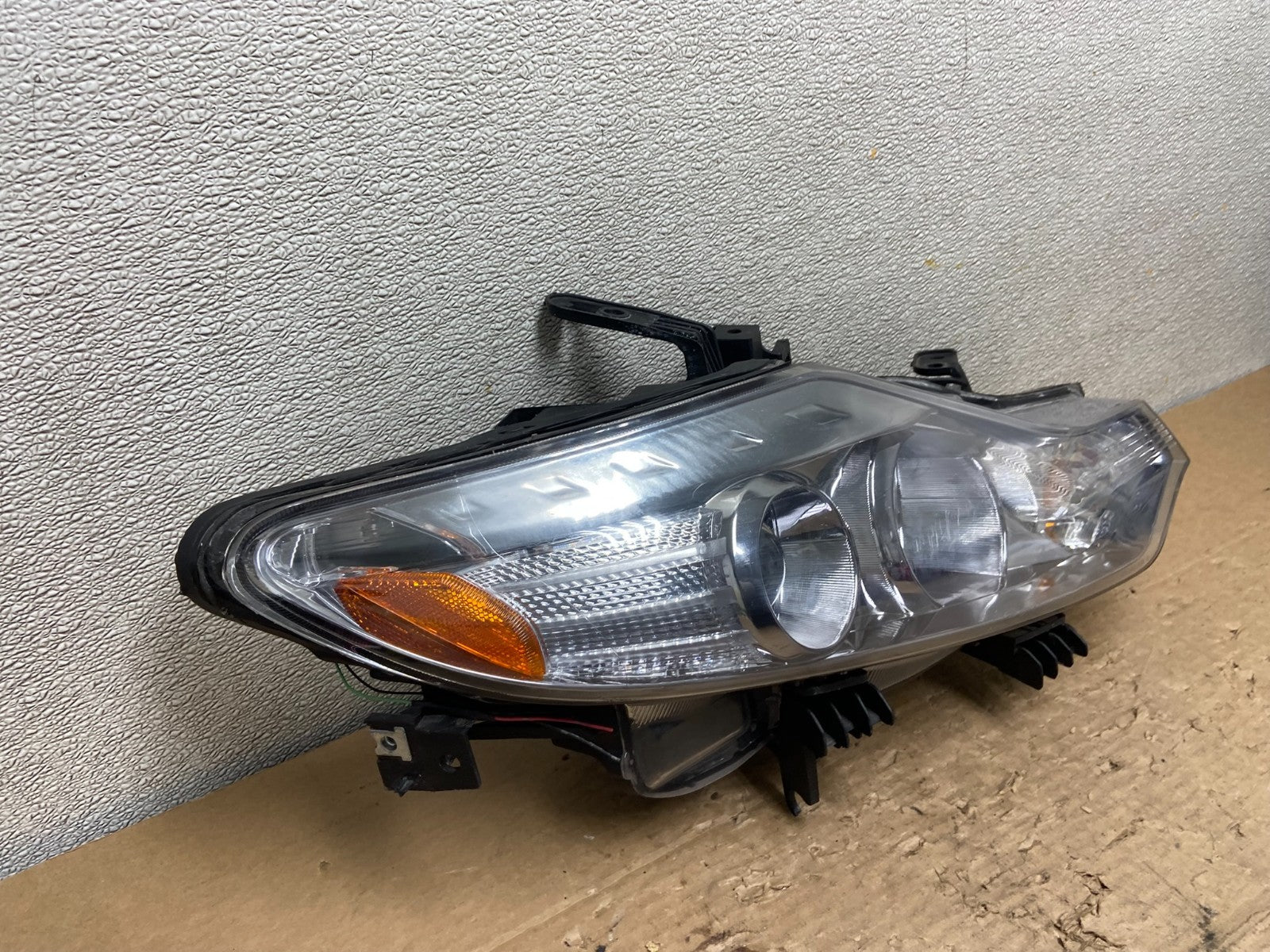 2011 to 2014 Nissan Murano Headlight Right Passenger Rh Oem Halogen AB4933 DW2