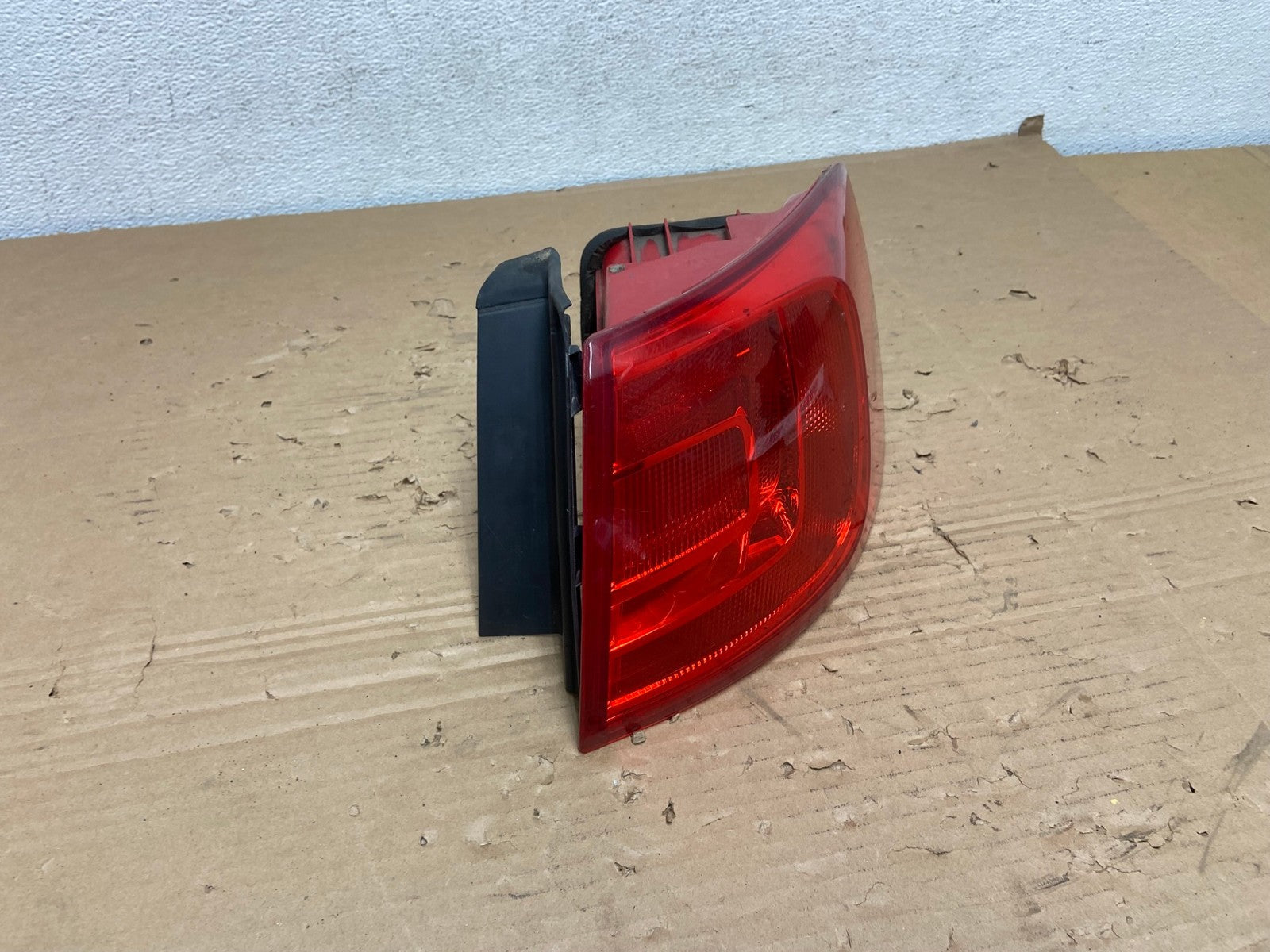 2011 to 2014 Volkswagen Jetta Right Passenger Rh Side Tail Light AD4303 LK2