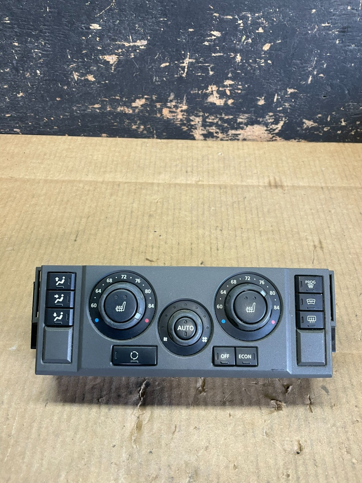 2005 to  2009  Land Rover LR3 Ac Heater Climate Control Oem AA9298 DG0