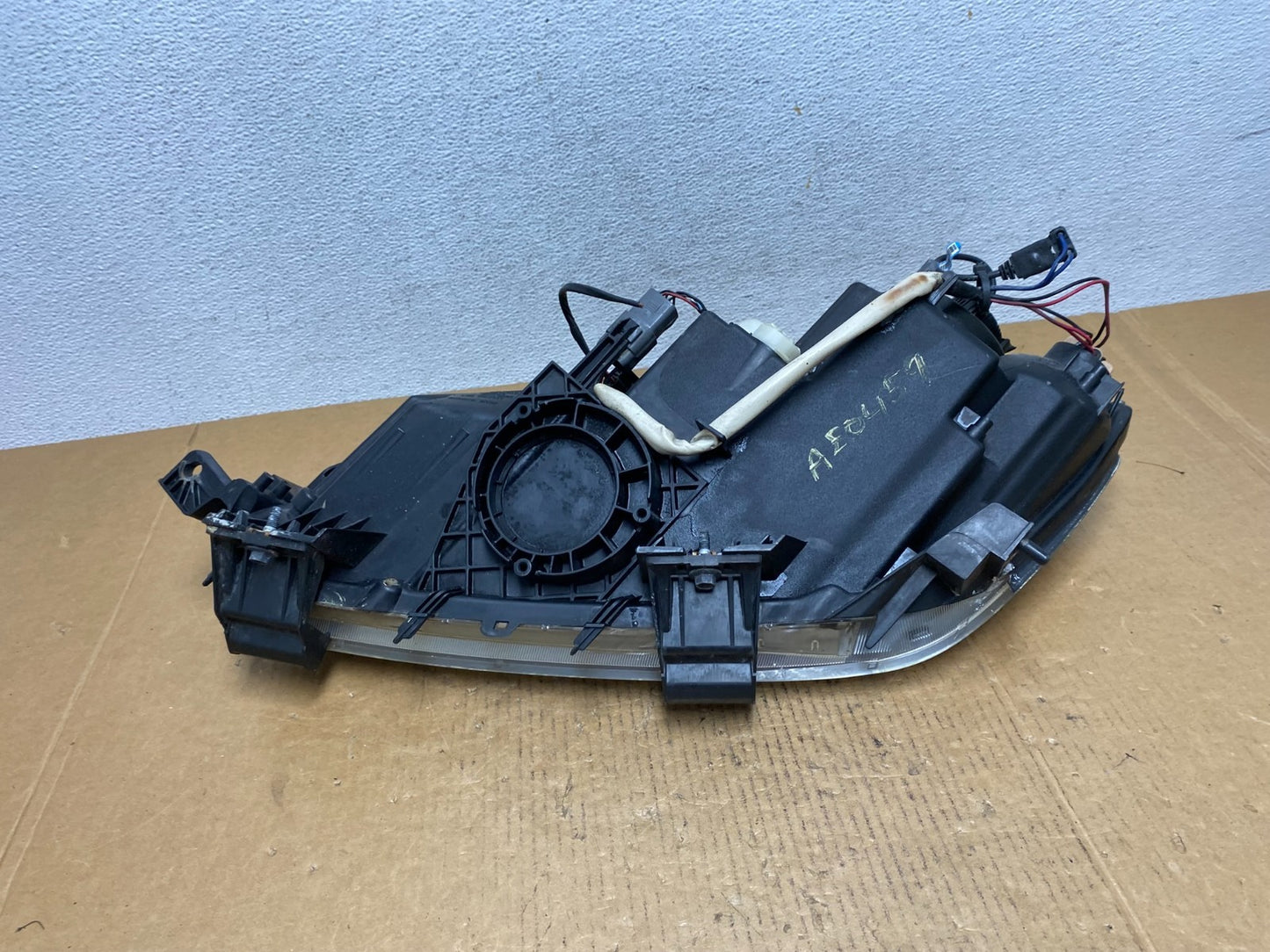 Halogen 2007 to 2009 Mazda CX-7 Right Passenger RH Side Headlight AE0459 DW7