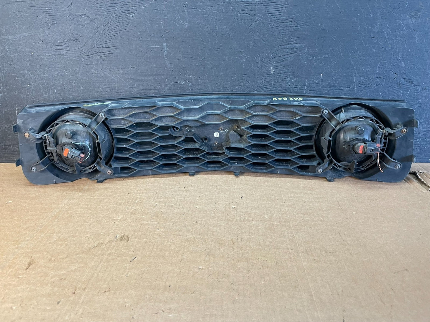 2005 - 2009 Ford Mustang Front Upper Grille Grill AE8375 DW4