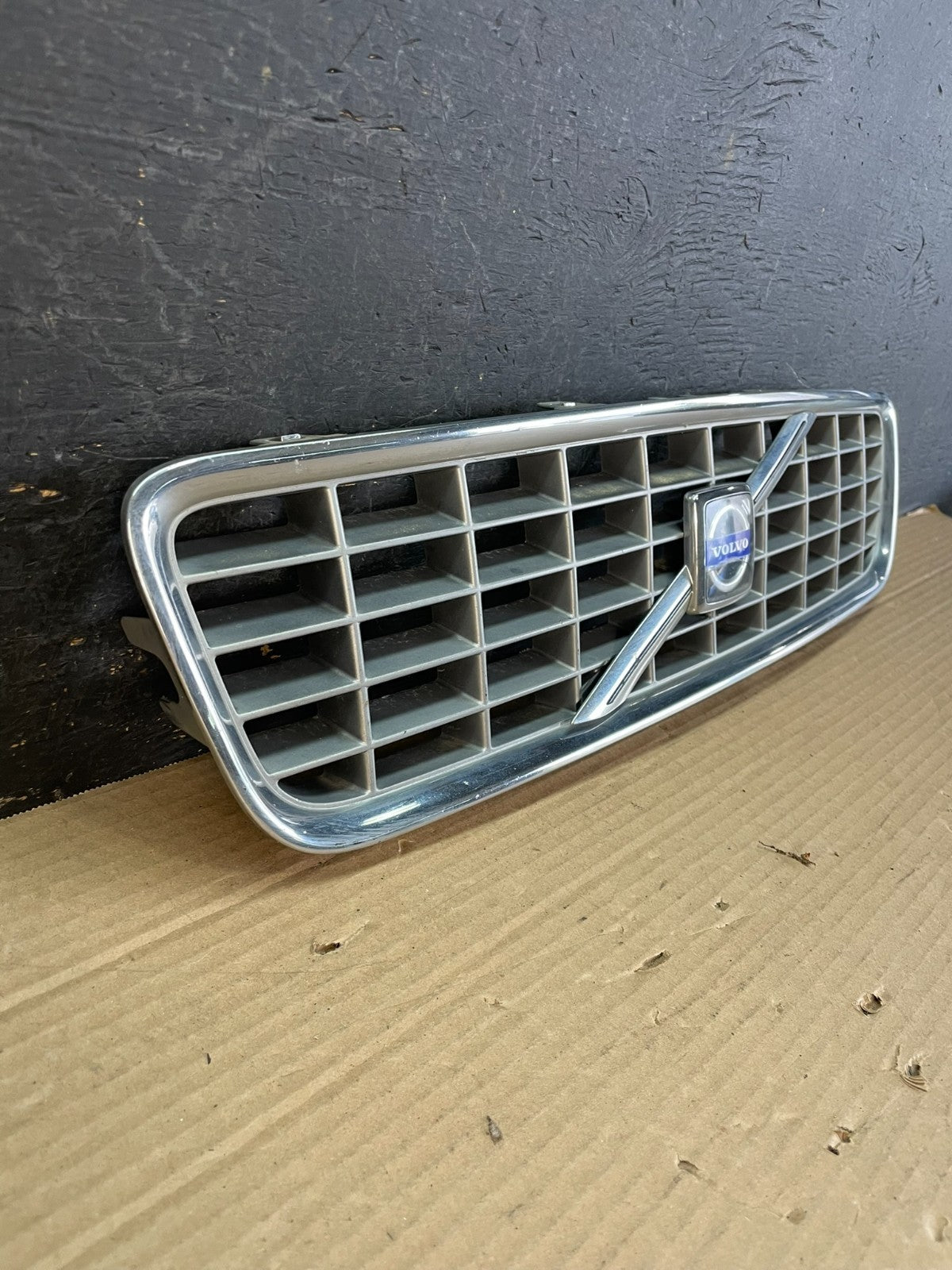 2004 2005 2006 Volvo S80 Front Upper Grill Grille AF3326 DG2
