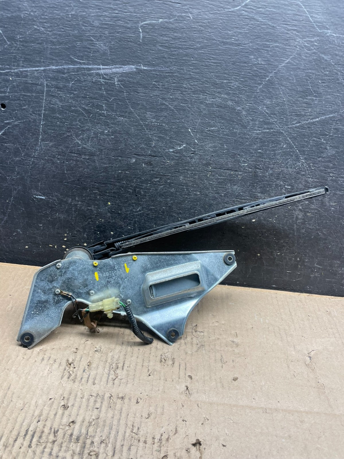 2003 to 2011 Honda Element Rear Windshield Washer Wiper Motor U9111 DG5