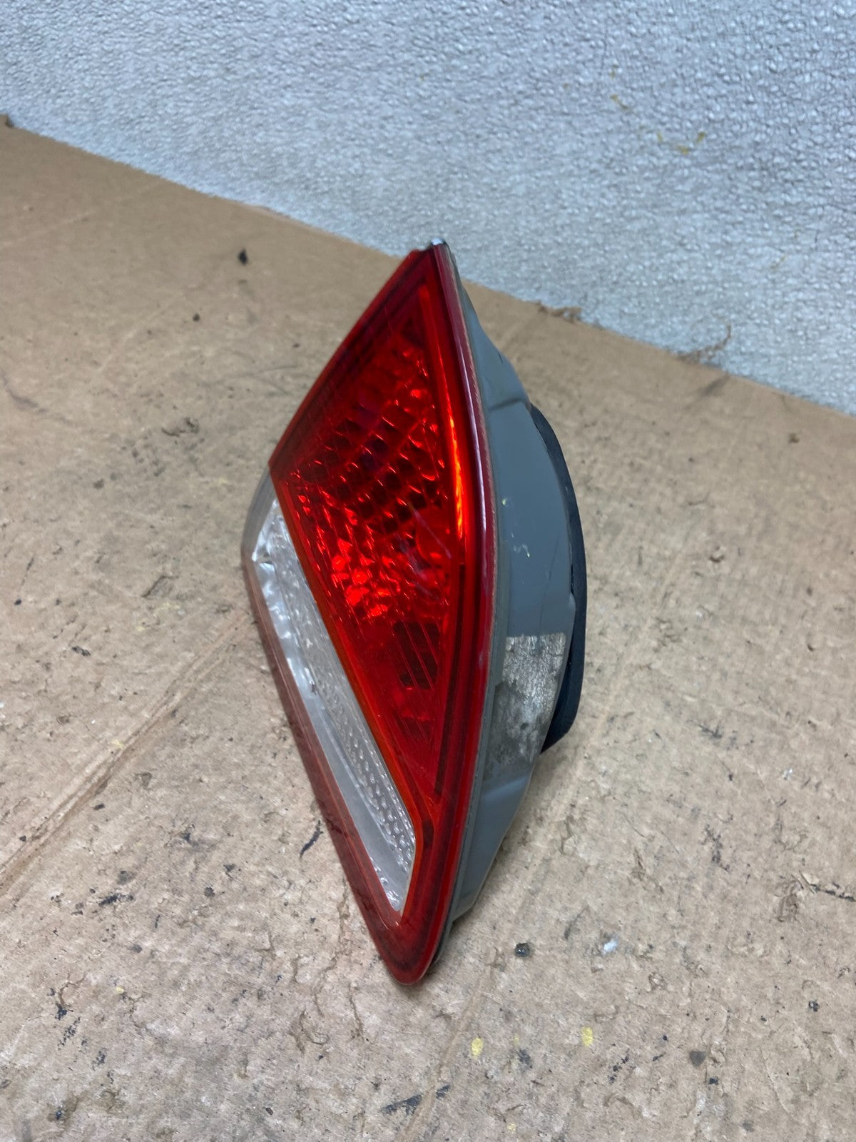 2007 to 2012 Hyundai Veracruz Right Passenger RH Inner Tail Light OEM AA3892 DW1