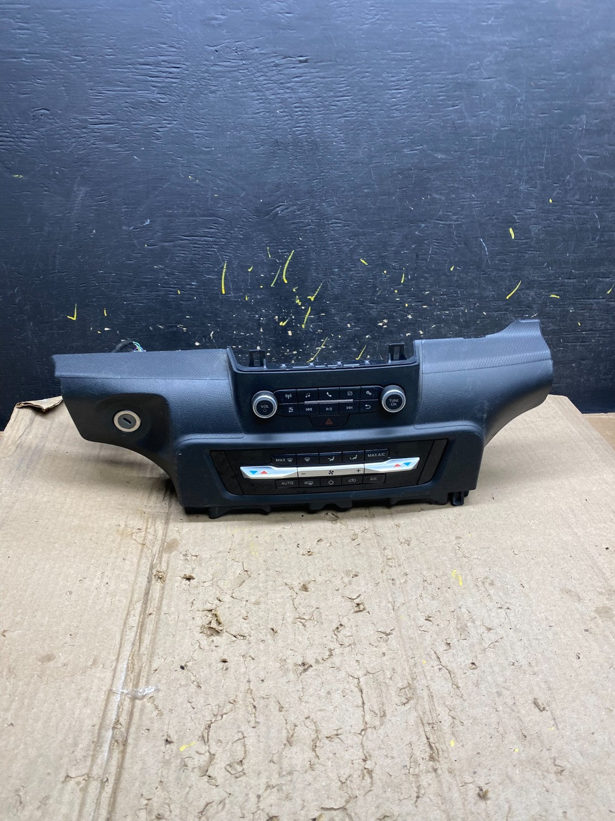 2020 to 2023 Ford  Explorer Radio Climate Control Panel Trim Oem X6164 DG0