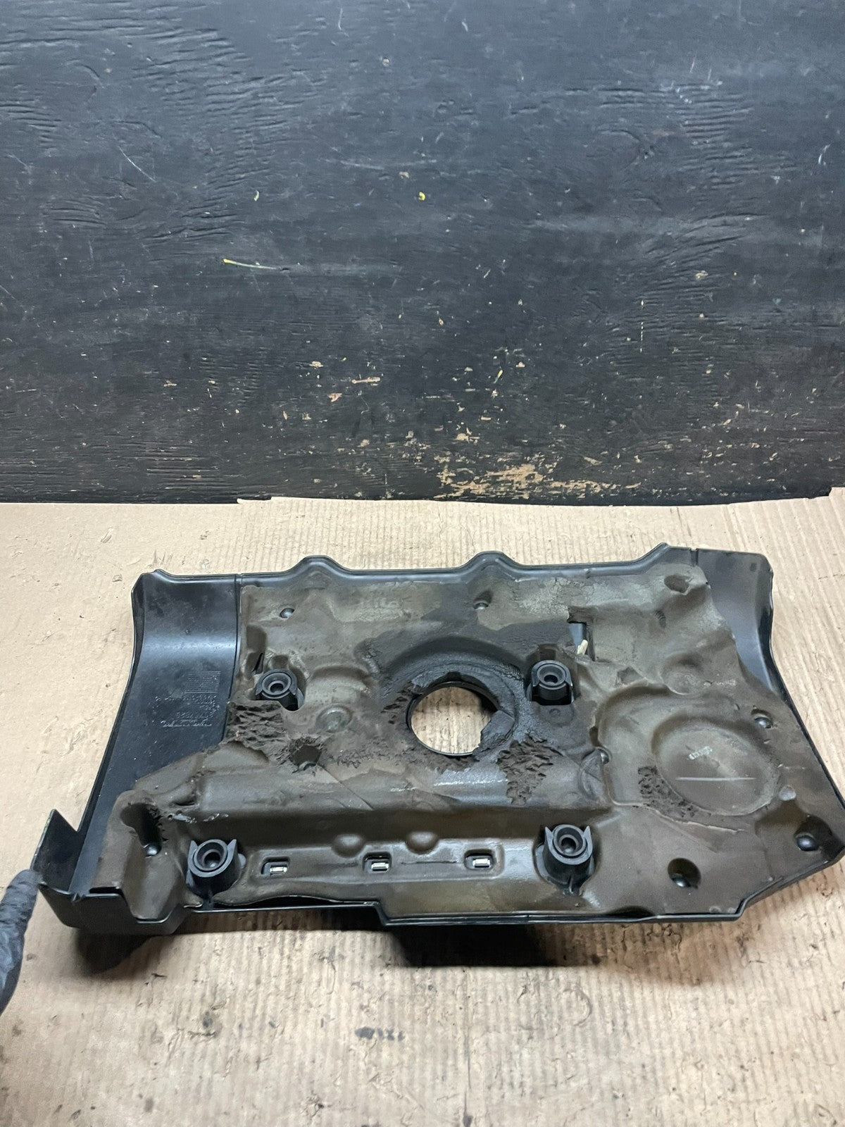 2007 to 2014 Volvo XC90 OEM 3.2L Upper Top Engine Motor Dust Cover Oem v4112 DG4
