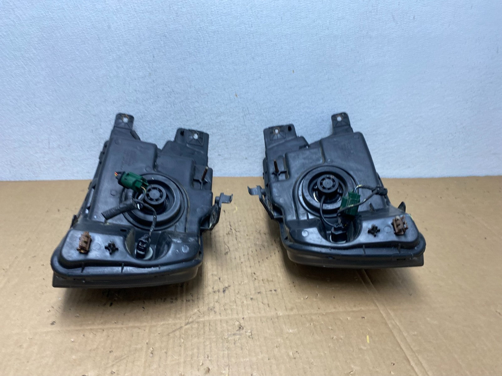 2004 to 2008 Ford F-150 F150 Left+Right Halogen Headlights AD1086 DW9