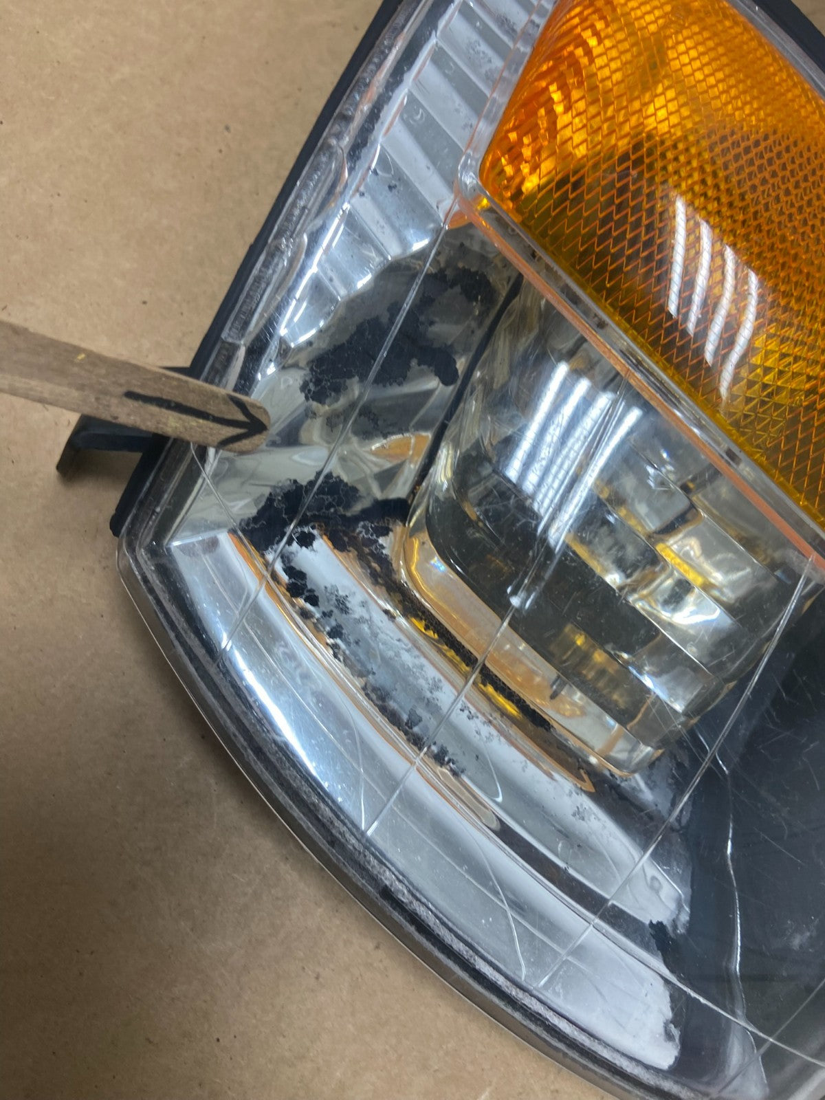 2005 to 2006 Toyota Tundra Left Driver LH Side Turn Signal Light AE3021 DG4