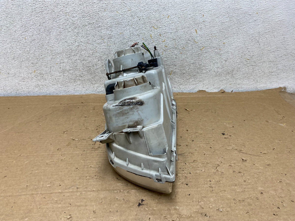2004 2005 Hyundai XG350 XG Right Passenger RH Headlight Halogen AH8997 DW6