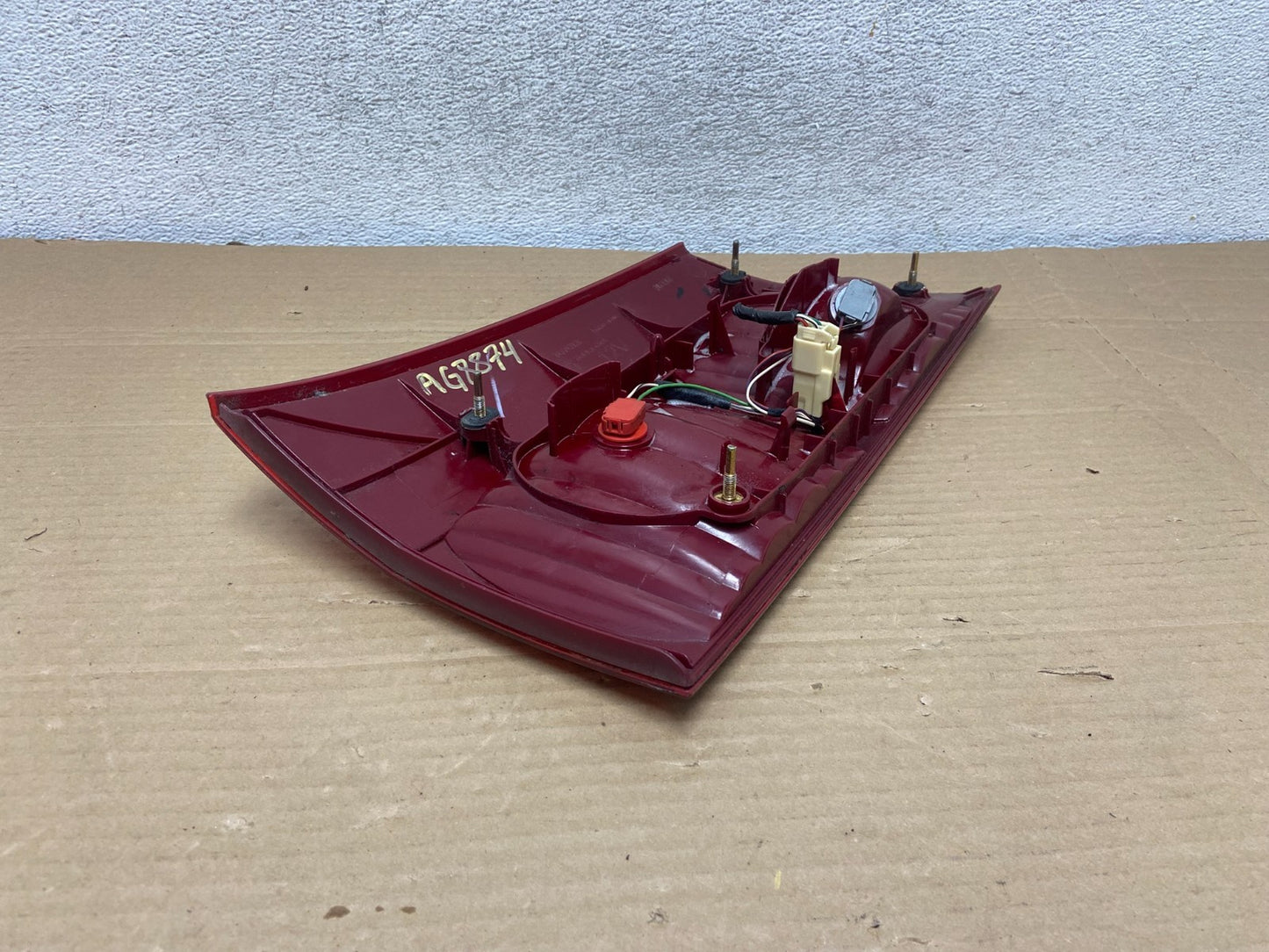 2004-2005 Toyota Sienna Right Passenger RH Side Inner Tail Light AG8874 DW6