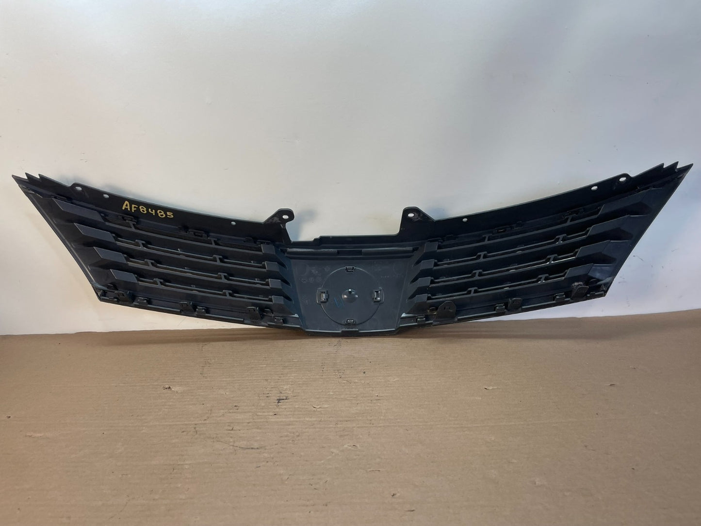 2007 2008 2009 Nissan Versa Sedan Front Upper Grill Grille AF8485 DG3