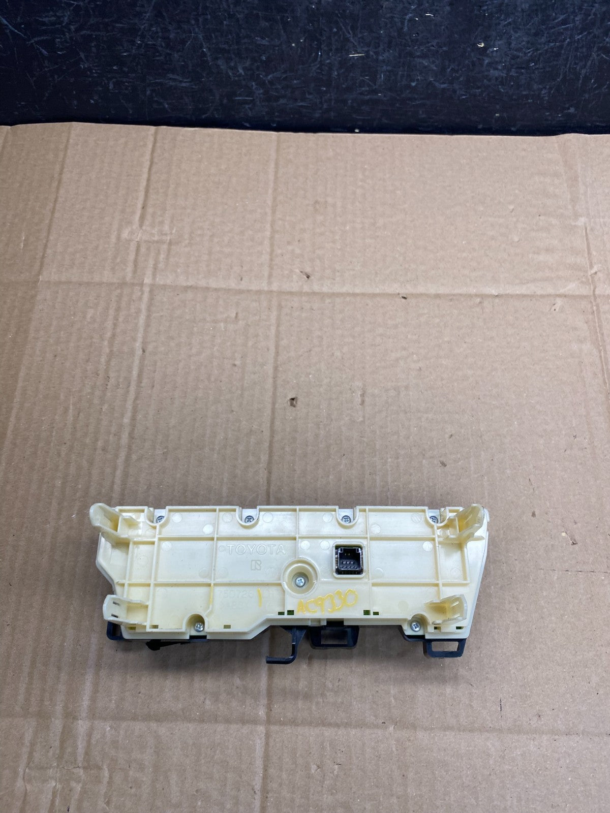 2010 to 2015 Toyota Prius A/C Heater Climate Control Unit Switch AC9330 DG3