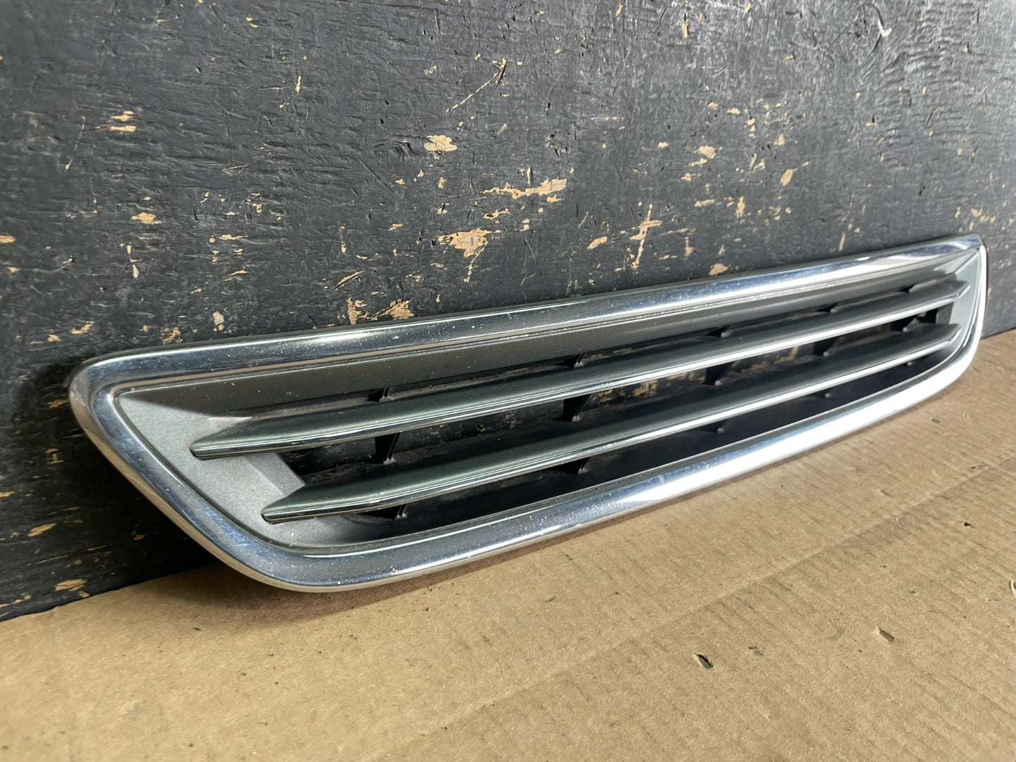 2000 to 2001 Lexus ES300 Front Grille Grill AB30921