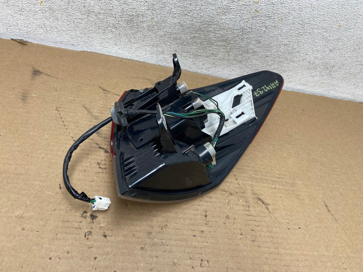 2010-2014 Subaru Outback Wagon Left Driver Lh Side Tail Light AH4237 LK5