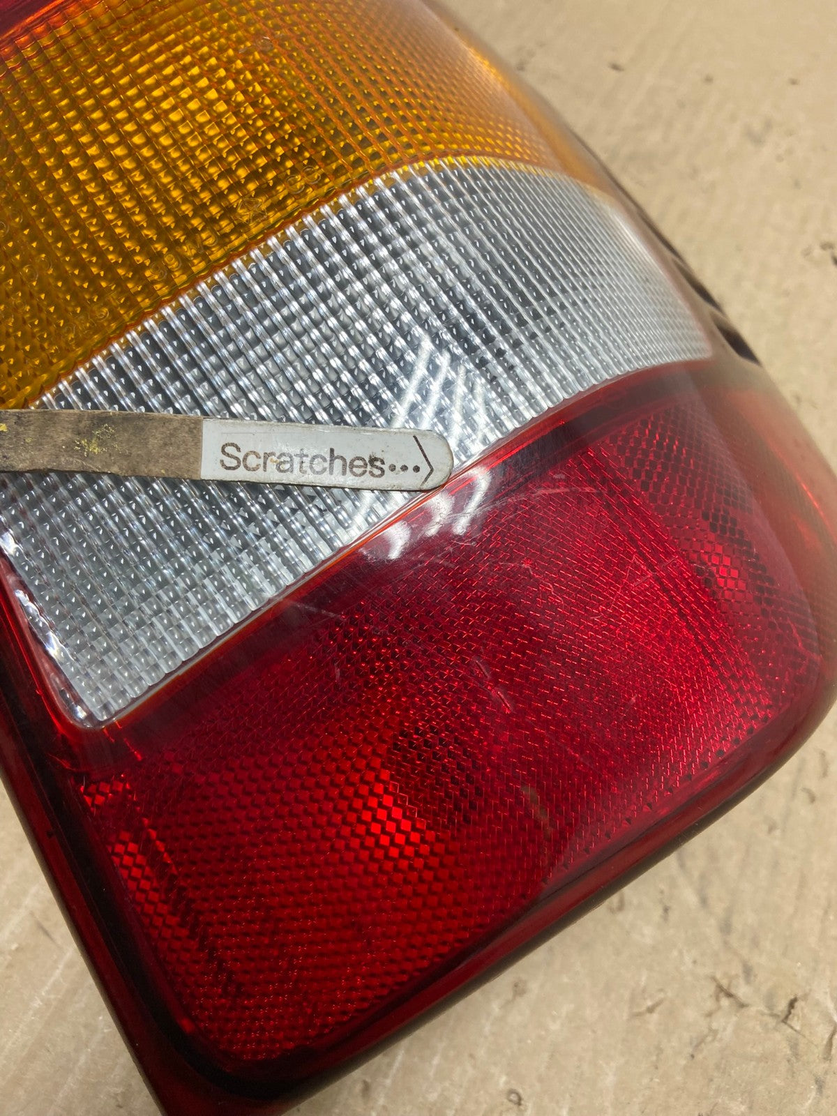 1999-2004 Jeep Grand Cherokee WJ Right Passenger Rh Tail Light AE9651 LK3