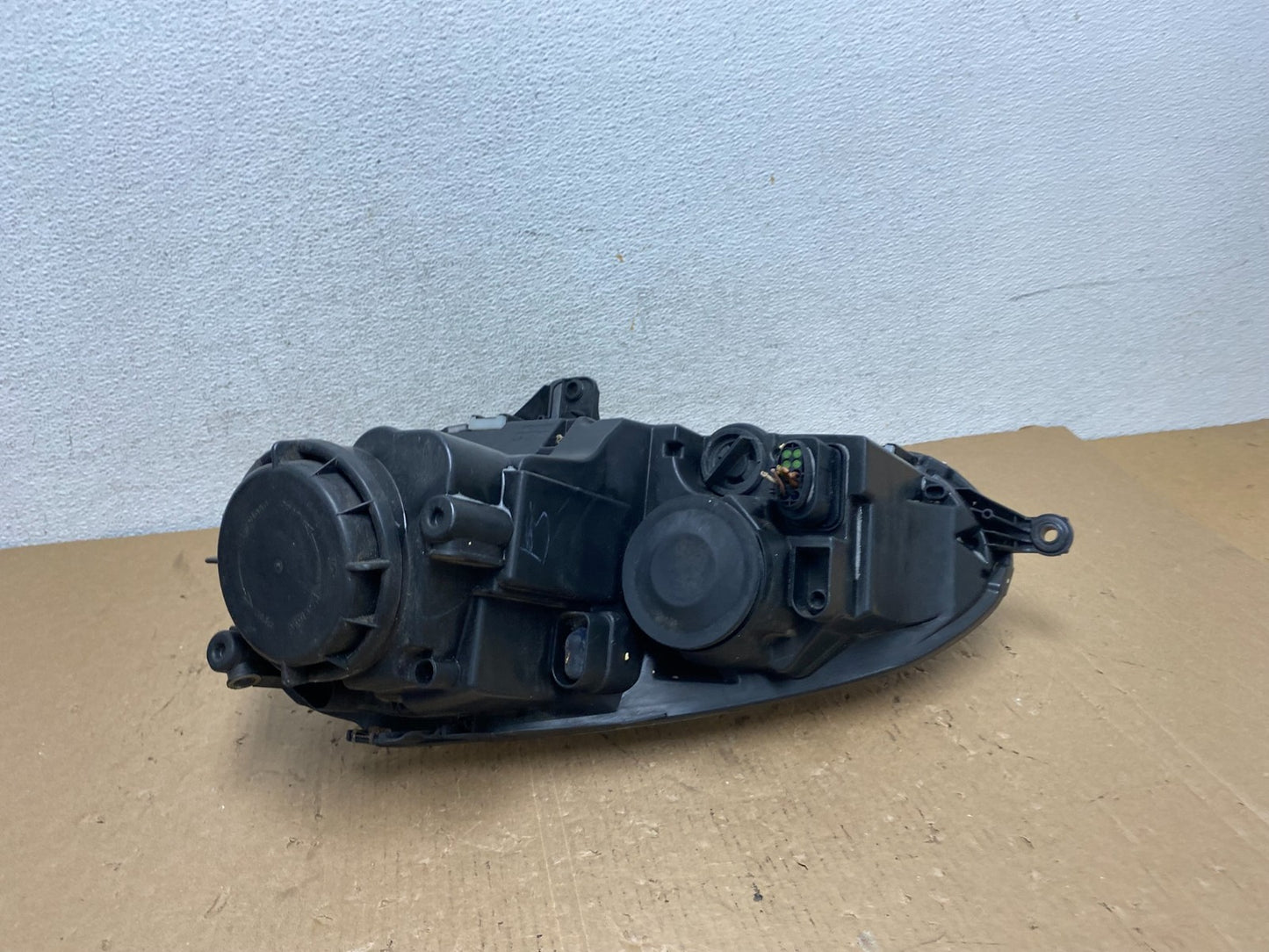 2005 - 2010 Volkswagen Jetta Right Passenger RH Side Headlight Halogen AD8094 DW4