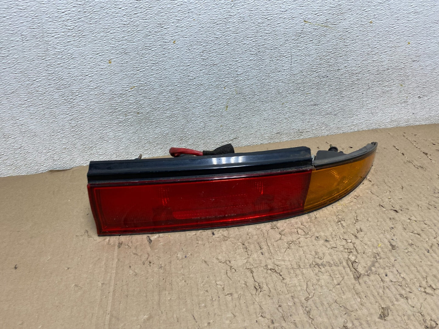 1993 to 1994 Infiniti J30 Driver Right Passenger RH Side Tail Light OEM L6550 DW0