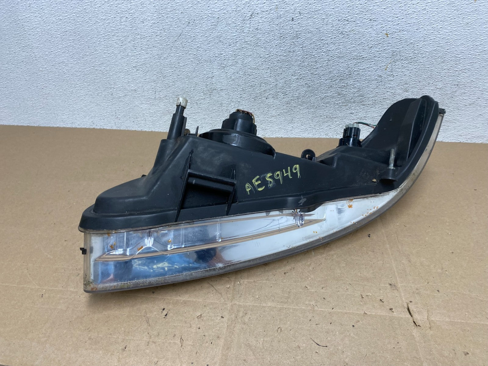 2000 to 2003 Nissan Sentra Front Right Passenger RH Side Headlight AE5949 DW7
