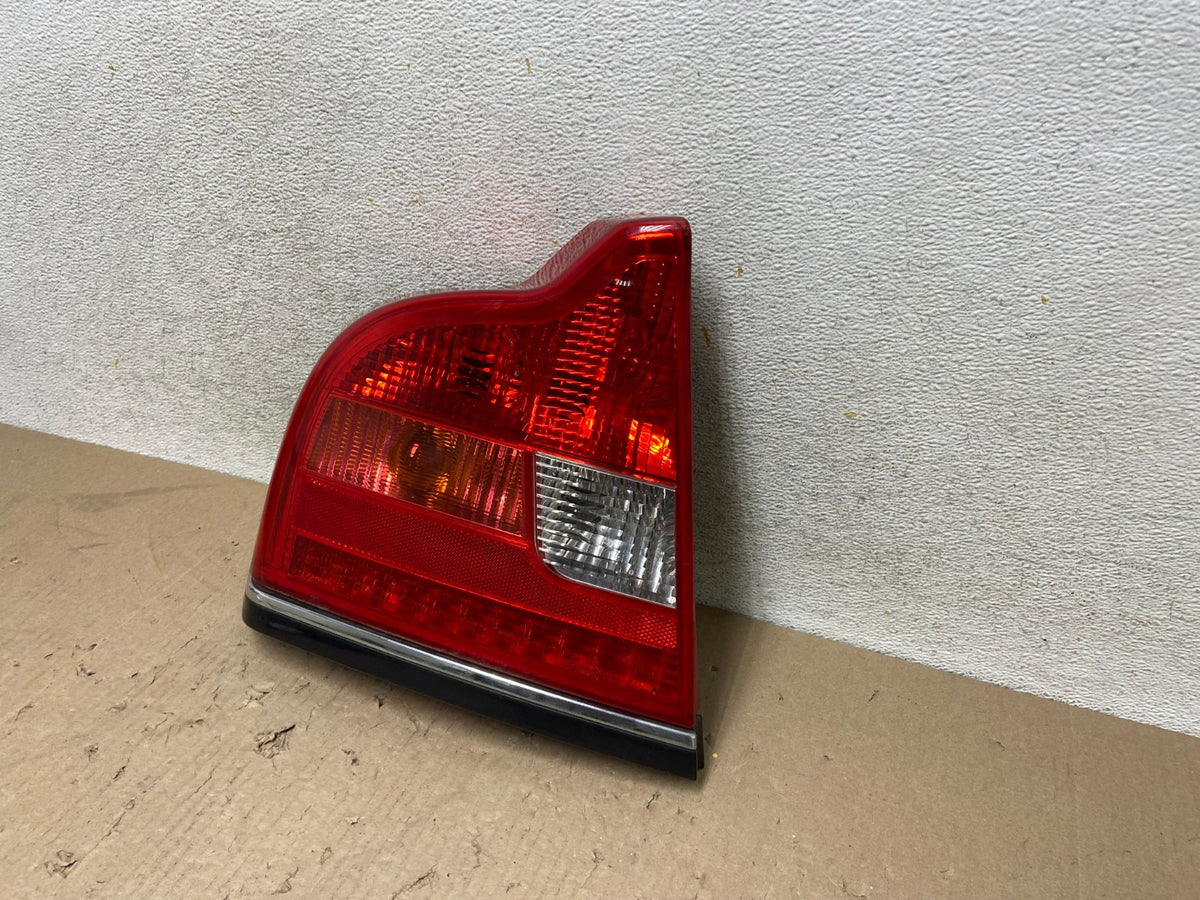 2004 - 2006 Volvo S80 Left Driver LH Side Tail Light AH7680 LK2