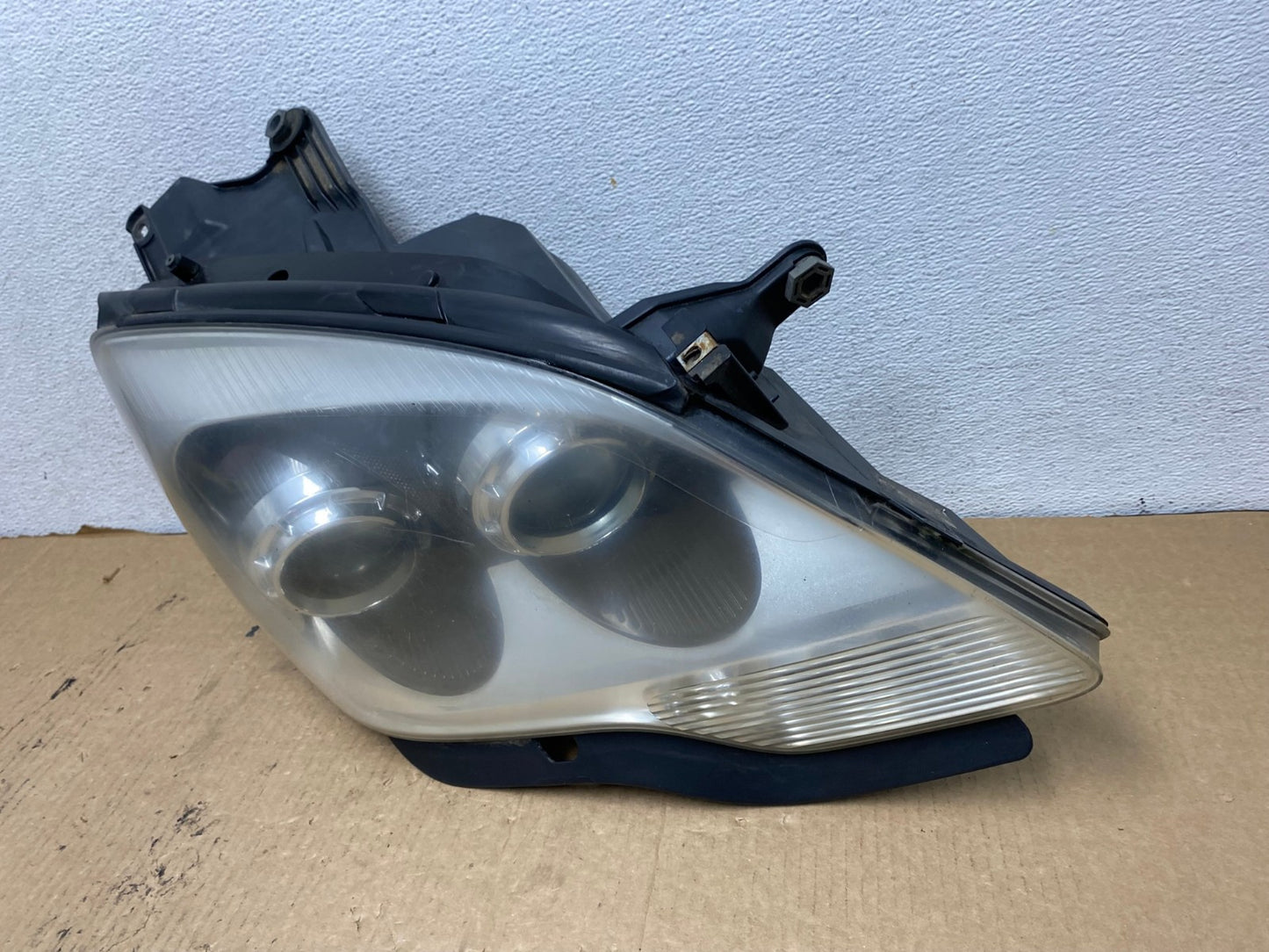2007-2012 Gmc Acadia Halogen Headlight Right Passenger Side AG2115 LK1