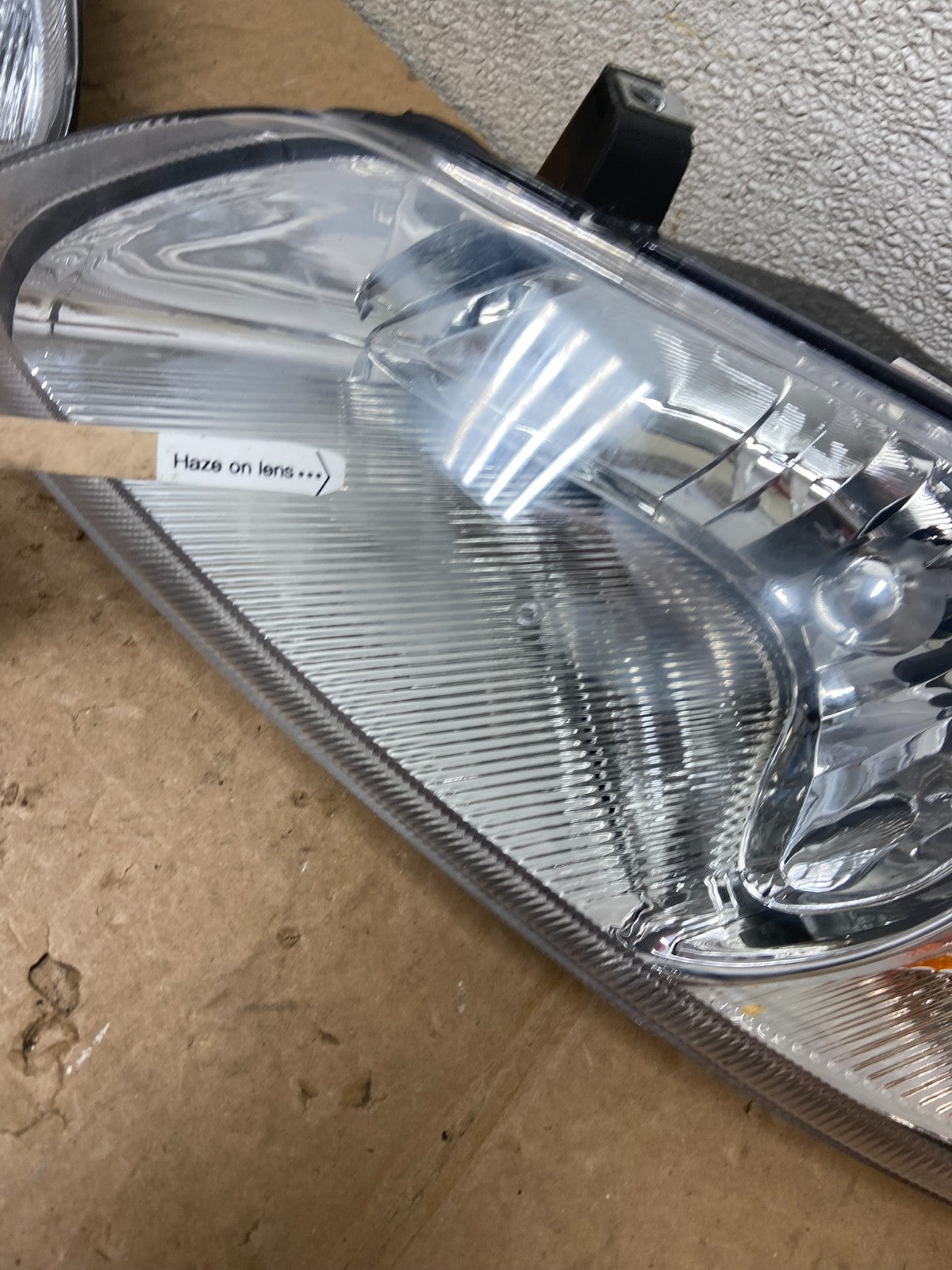 2001 to 2002 Chrysler Sebring Left+Right Side Headlights Z1055 DW5