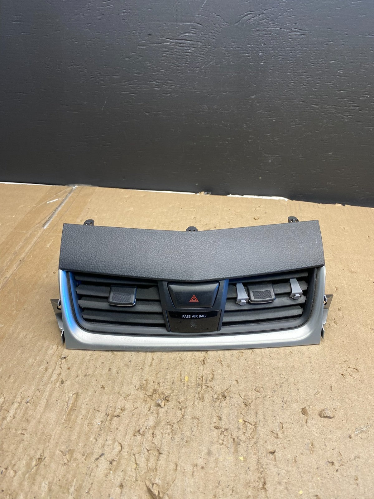 2016-2018 Nissan Altima Center Dash Vents Ac Air Vent Trim Panel Bezel ab5668 DG0