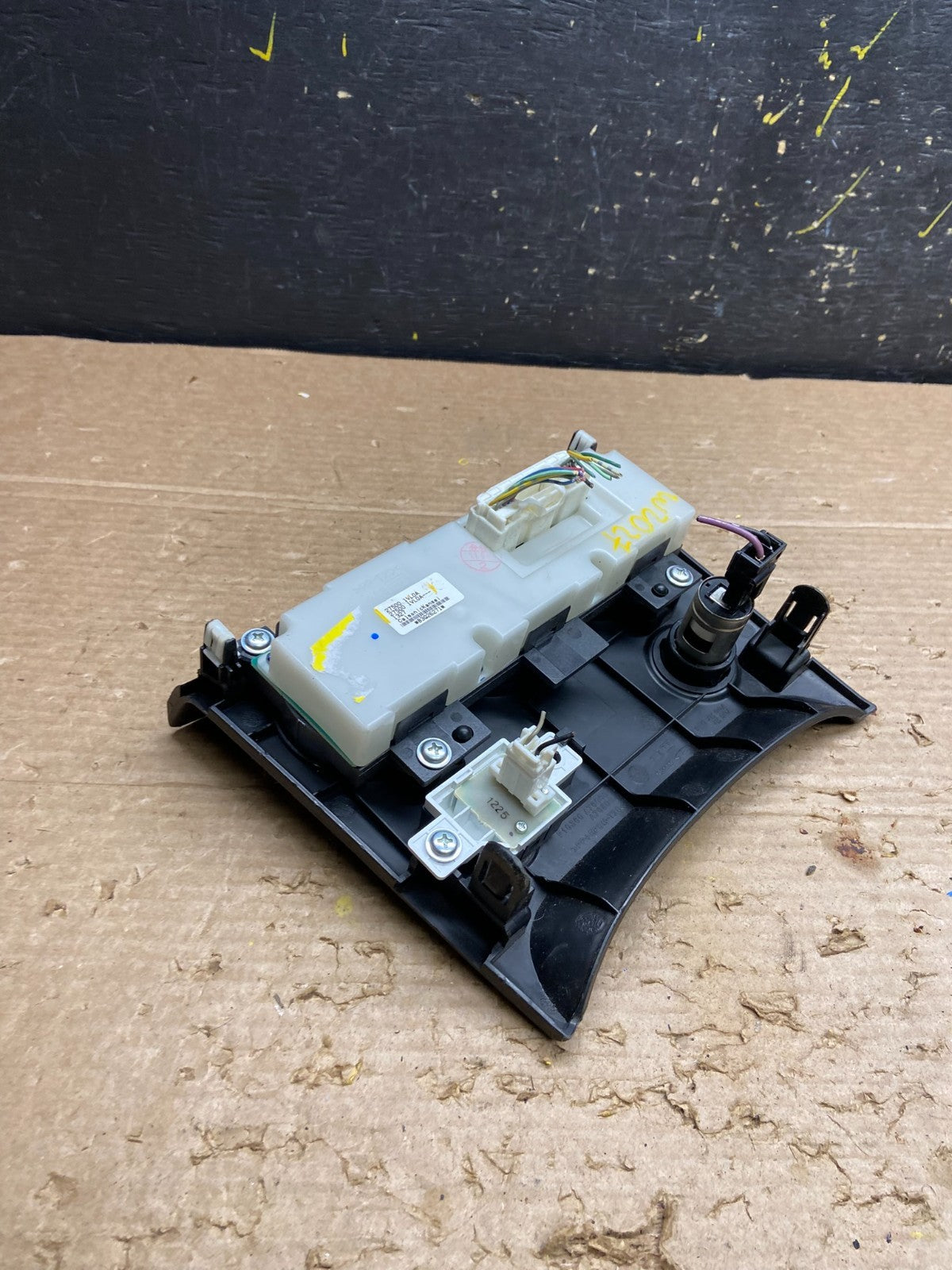 2011 to 2015 Nissan Rogue Heater Temperature AC Climate Control OEM W2027 DG5