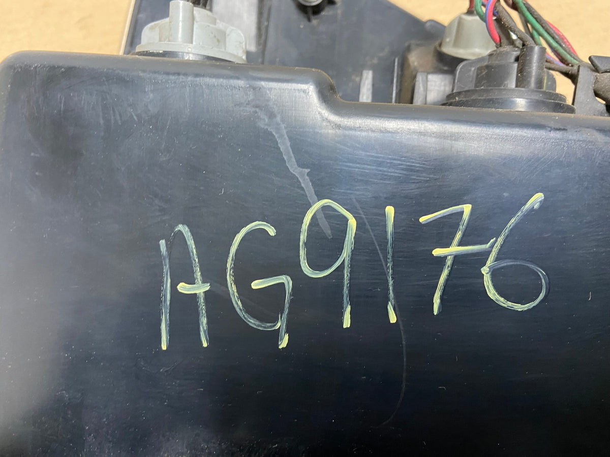 2005 to 2008 Chevrolet Equinox Left Driver Lh Side Tail Light AG9176 LK6