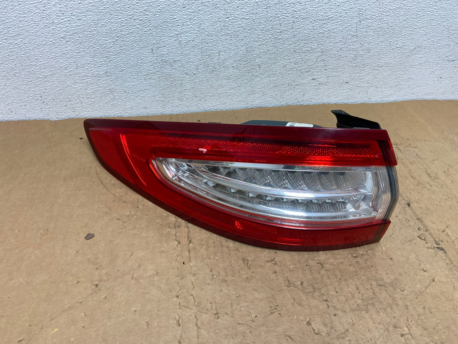 2013 to 2016 Ford Fusion Left Driver LH Side Tail Light AD0637 LK0