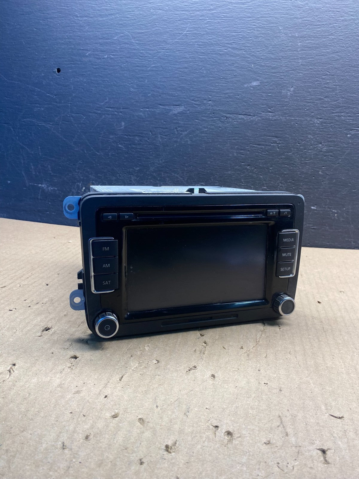 2009 to 2012 Volkswagen CC Radio CD Player Screen AM/FM AC8934 DG0