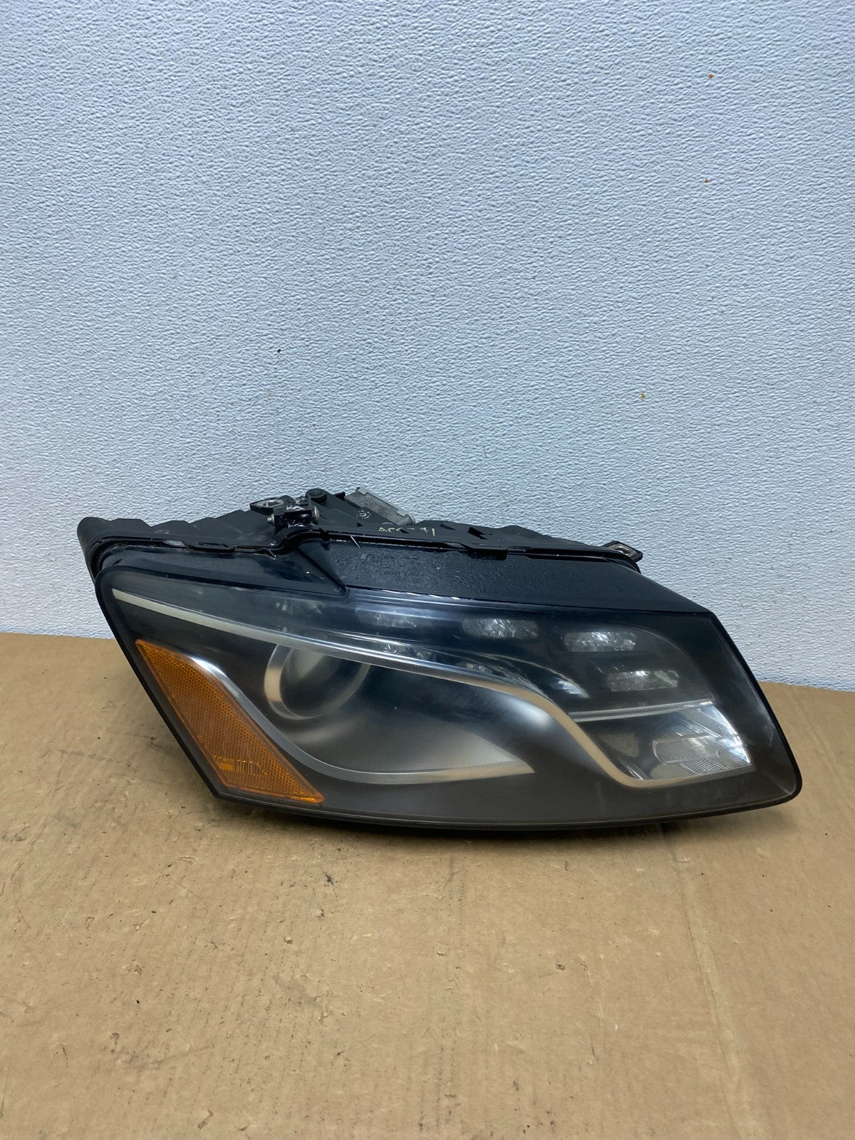 2009 to 2012 Audi Q5 Right Passenger RH Side Xenon HID Headlight AC8571 DW0