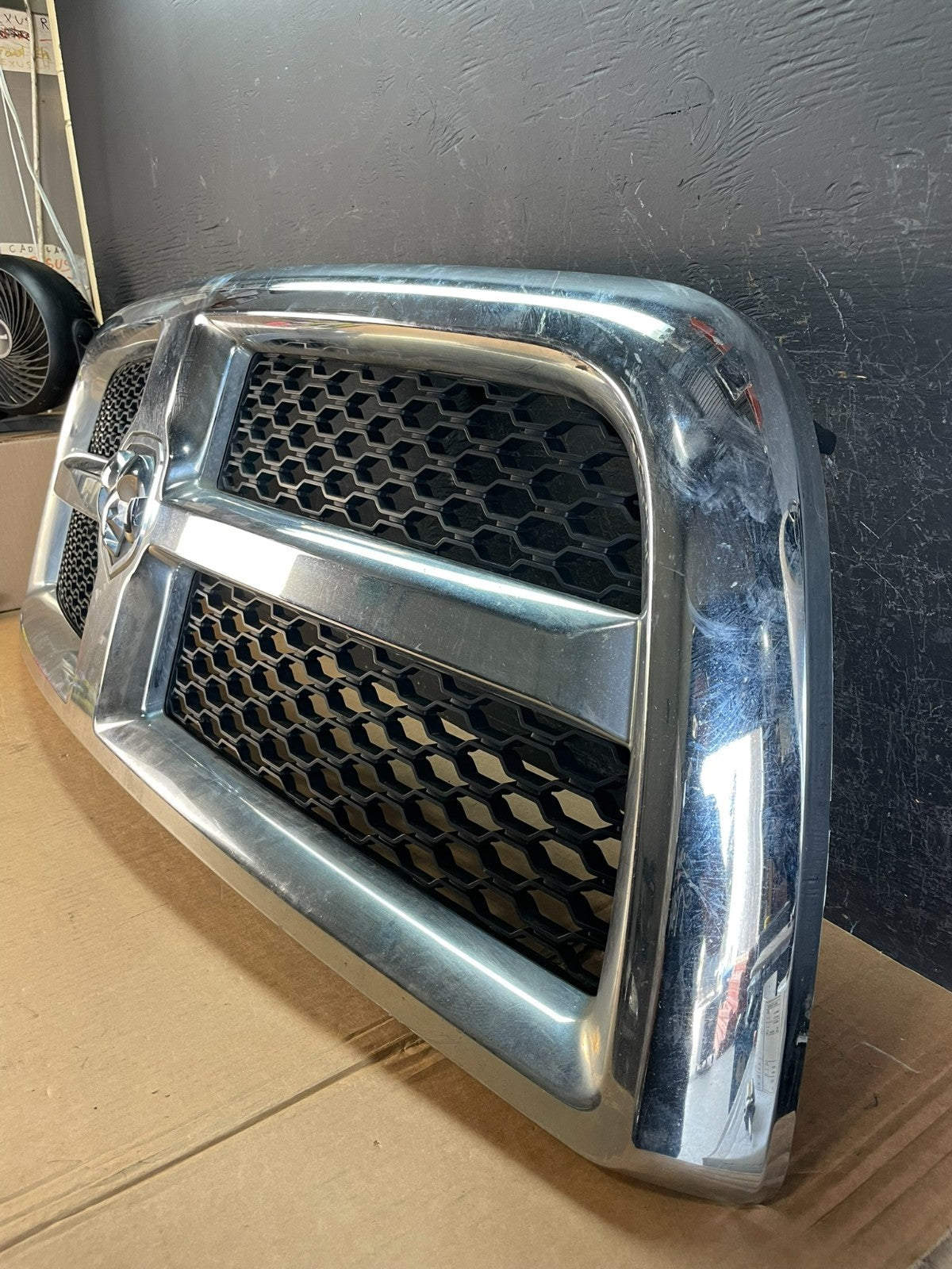 2013 to 2018 Dodge Ram 1500 Front Bumper Grille Grill AE8399 DW1